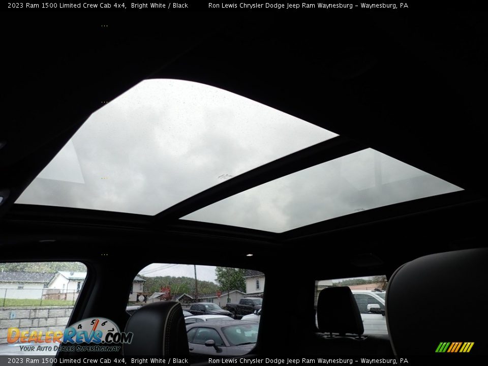 2023 Ram 1500 Limited Crew Cab 4x4 Bright White / Black Photo #17