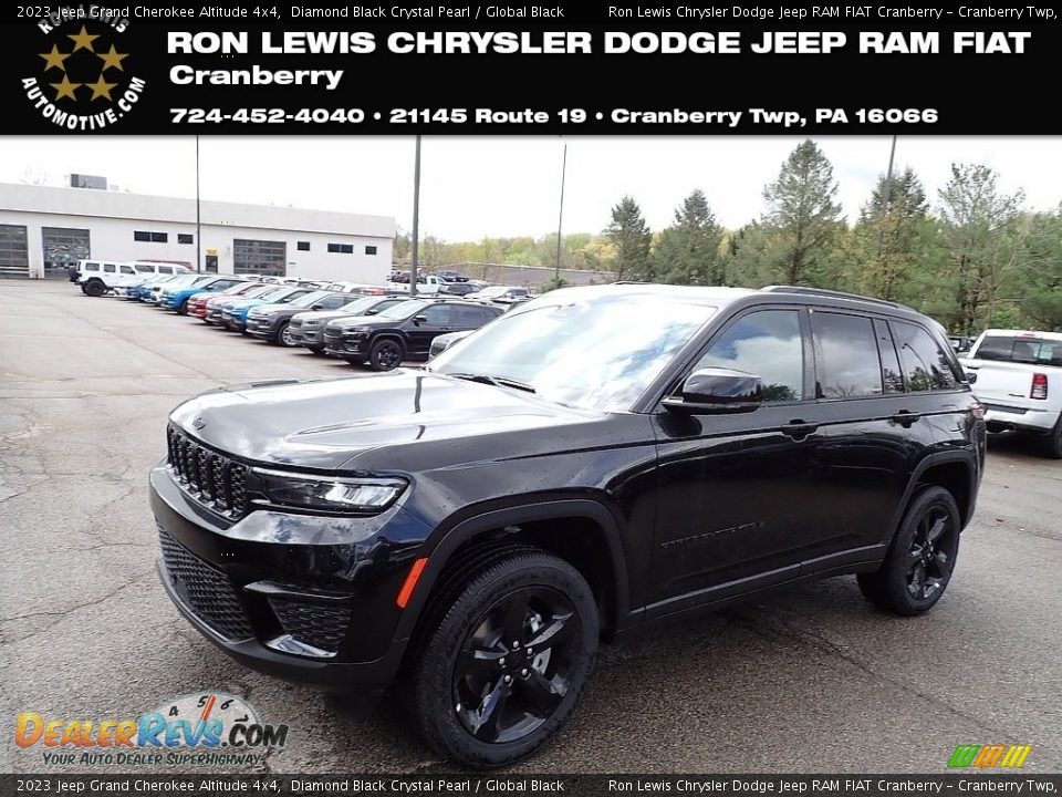 2023 Jeep Grand Cherokee Altitude 4x4 Diamond Black Crystal Pearl / Global Black Photo #1