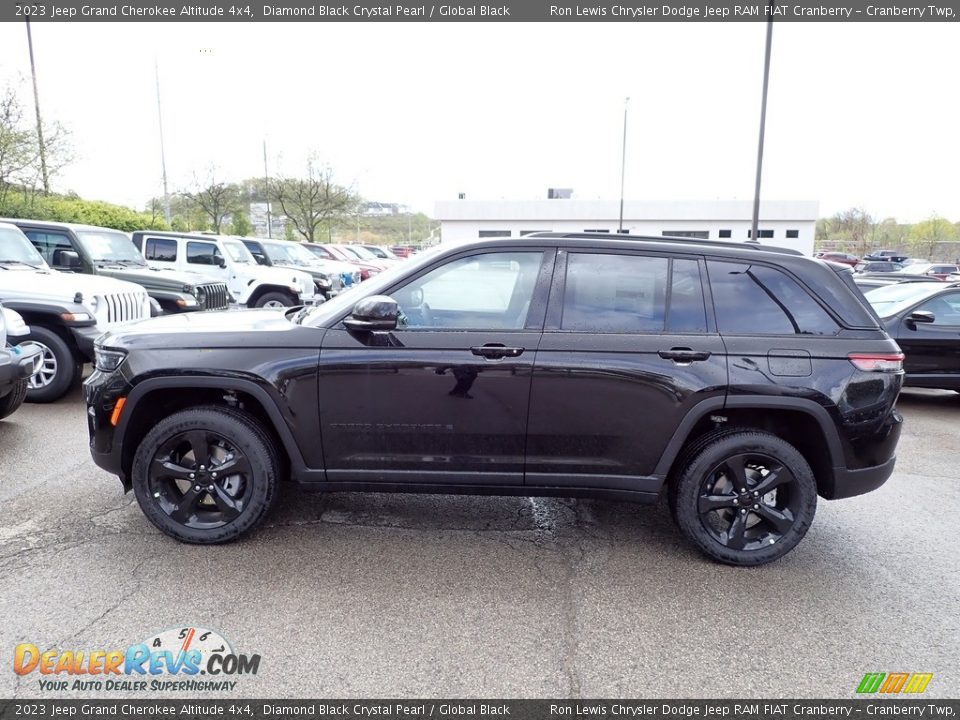 2023 Jeep Grand Cherokee Altitude 4x4 Diamond Black Crystal Pearl / Global Black Photo #2
