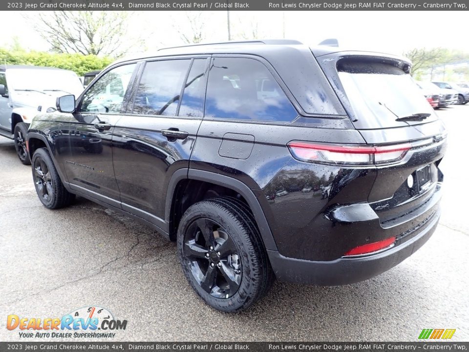 2023 Jeep Grand Cherokee Altitude 4x4 Diamond Black Crystal Pearl / Global Black Photo #3