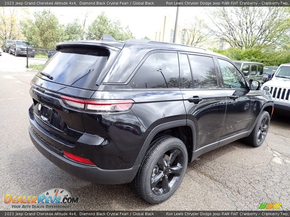 2023 Jeep Grand Cherokee Altitude 4x4 Diamond Black Crystal Pearl / Global Black Photo #5