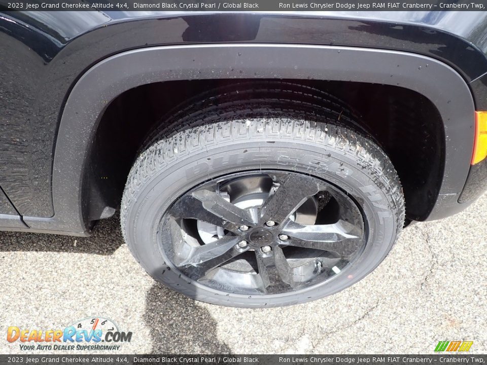2023 Jeep Grand Cherokee Altitude 4x4 Diamond Black Crystal Pearl / Global Black Photo #9