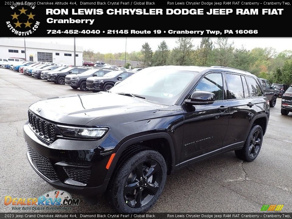 2023 Jeep Grand Cherokee Altitude 4x4 Diamond Black Crystal Pearl / Global Black Photo #1