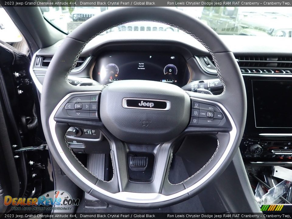 2023 Jeep Grand Cherokee Altitude 4x4 Diamond Black Crystal Pearl / Global Black Photo #19