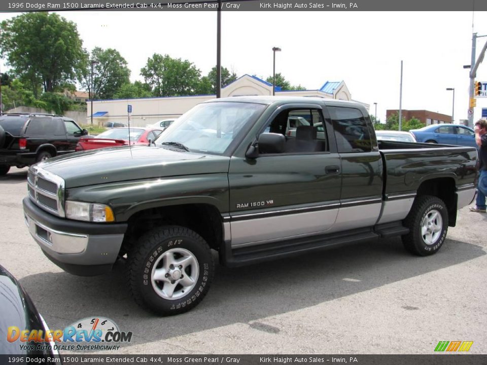 1996 Dodge Ram 1500 Laramie Extended Cab 4x4 Moss Green Pearl / Gray Photo #9