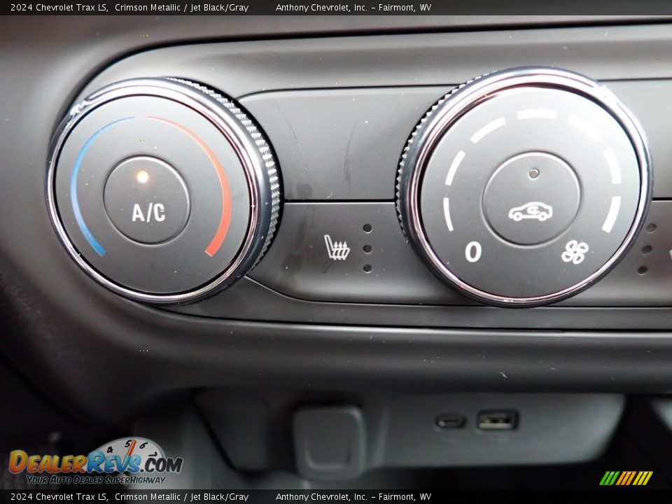 Controls of 2024 Chevrolet Trax LS Photo #18