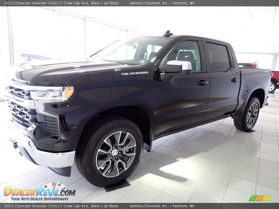 2023 Chevrolet Silverado 1500 LT Crew Cab 4x4 Black / Jet Black Photo #6