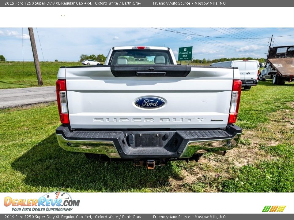 2019 Ford F250 Super Duty XL Regular Cab 4x4 Oxford White / Earth Gray Photo #5