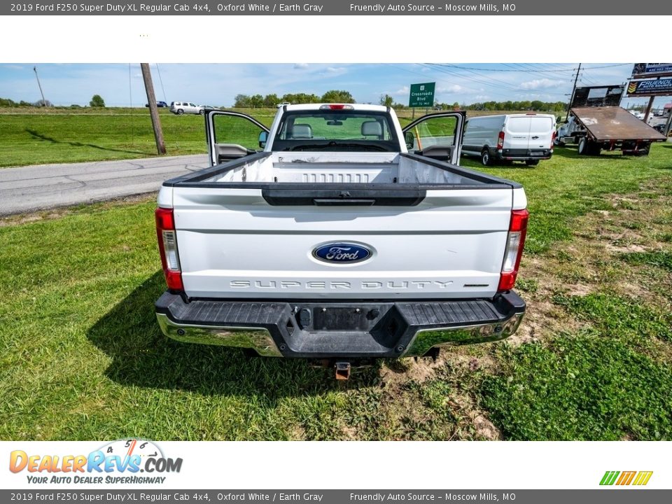 2019 Ford F250 Super Duty XL Regular Cab 4x4 Oxford White / Earth Gray Photo #20