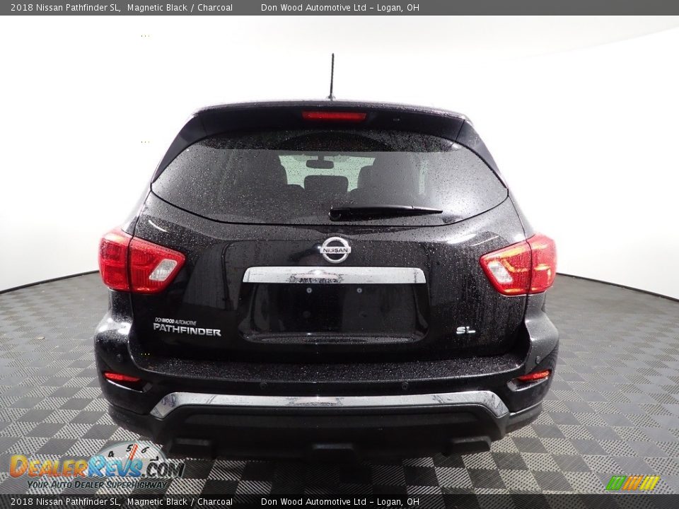 2018 Nissan Pathfinder SL Magnetic Black / Charcoal Photo #9