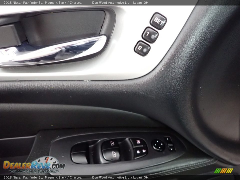2018 Nissan Pathfinder SL Magnetic Black / Charcoal Photo #14