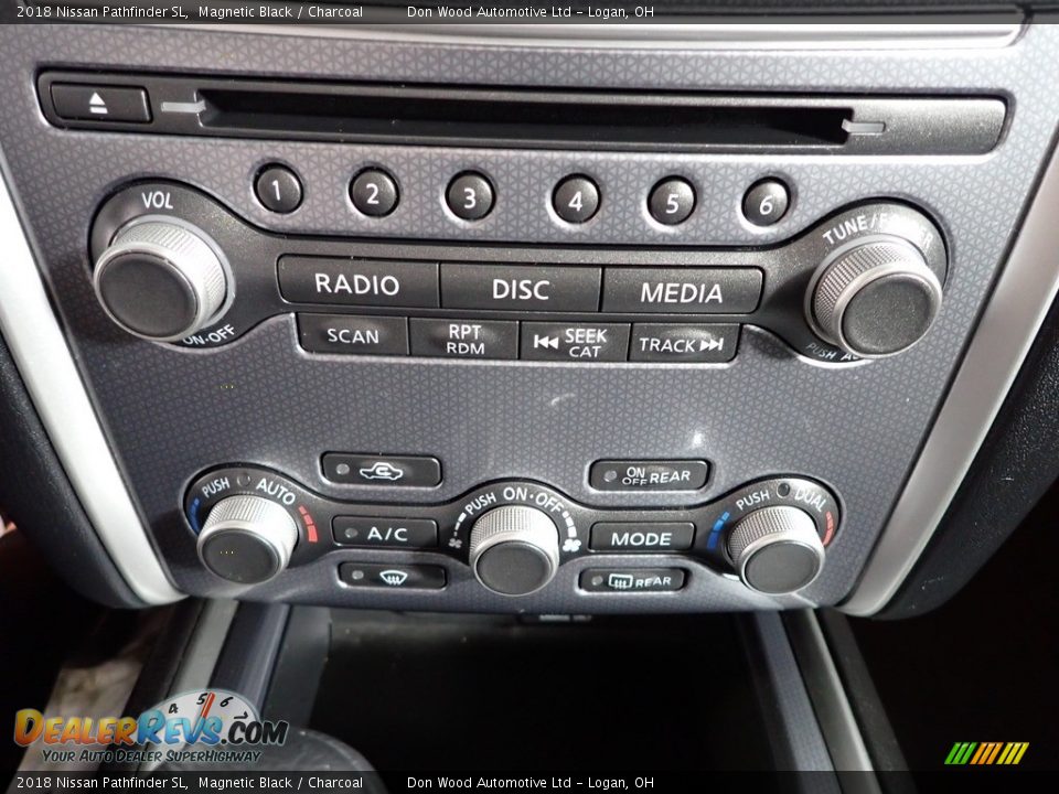 Controls of 2018 Nissan Pathfinder SL Photo #21