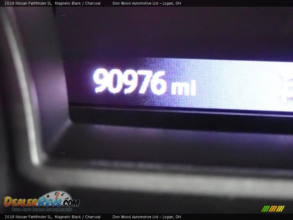 2018 Nissan Pathfinder SL Magnetic Black / Charcoal Photo #34