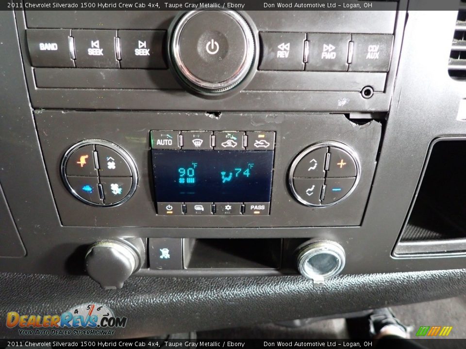 Controls of 2011 Chevrolet Silverado 1500 Hybrid Crew Cab 4x4 Photo #11