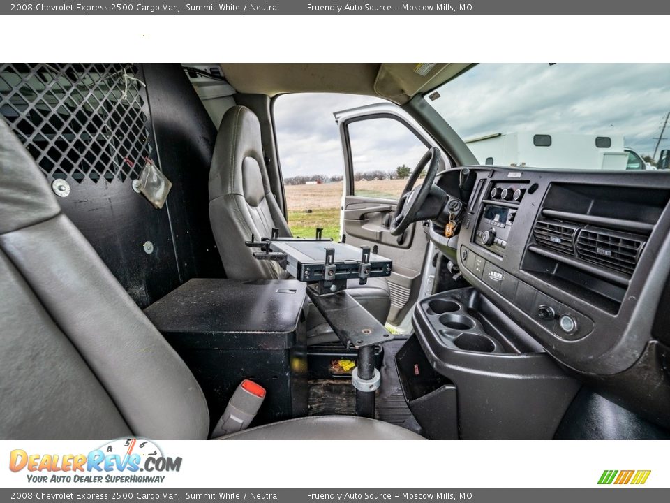 2008 Chevrolet Express 2500 Cargo Van Summit White / Neutral Photo #17