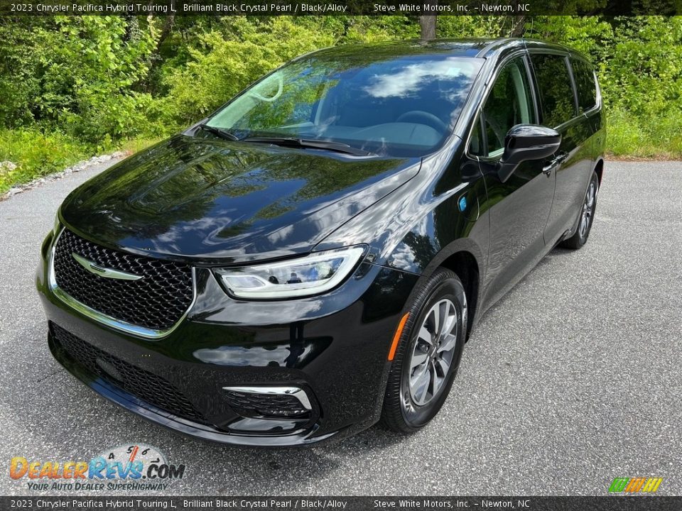 2023 Chrysler Pacifica Hybrid Touring L Brilliant Black Crystal Pearl / Black/Alloy Photo #2