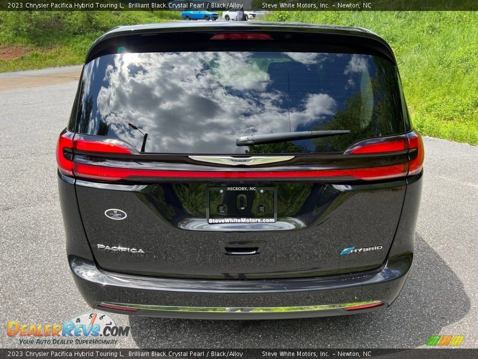 2023 Chrysler Pacifica Hybrid Touring L Brilliant Black Crystal Pearl / Black/Alloy Photo #7