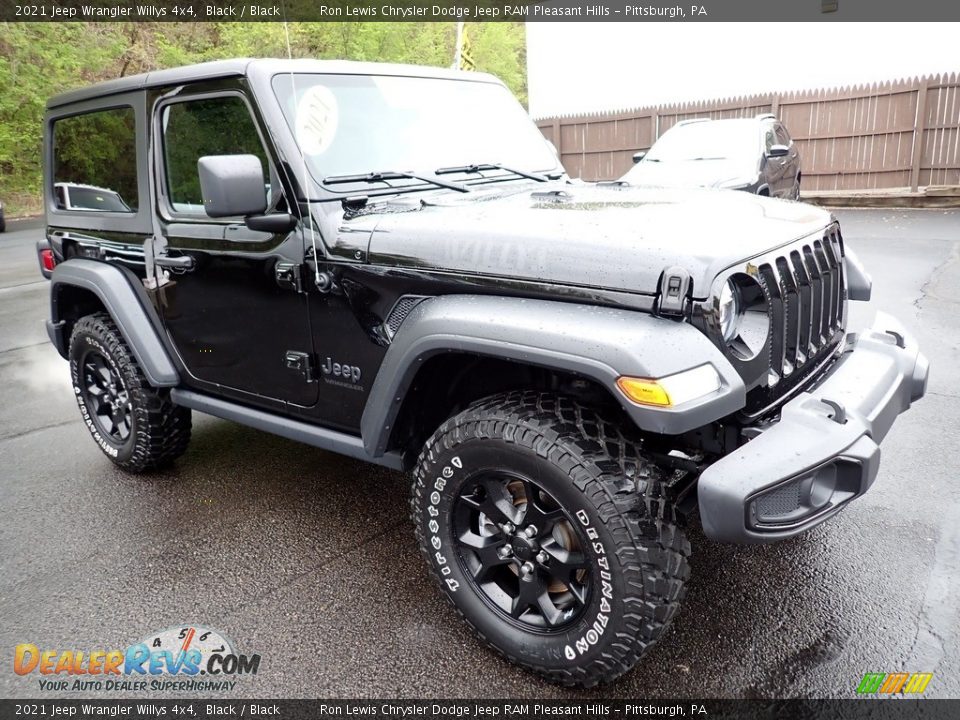Front 3/4 View of 2021 Jeep Wrangler Willys 4x4 Photo #8