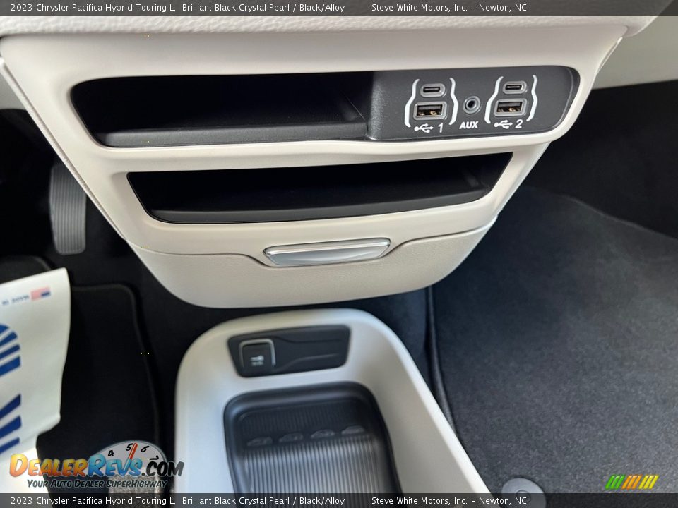 2023 Chrysler Pacifica Hybrid Touring L Brilliant Black Crystal Pearl / Black/Alloy Photo #26