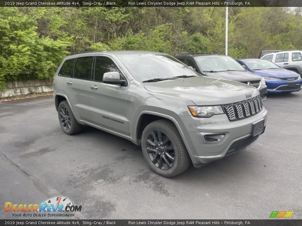 2019 Jeep Grand Cherokee Altitude 4x4 Sting-Gray / Black Photo #3