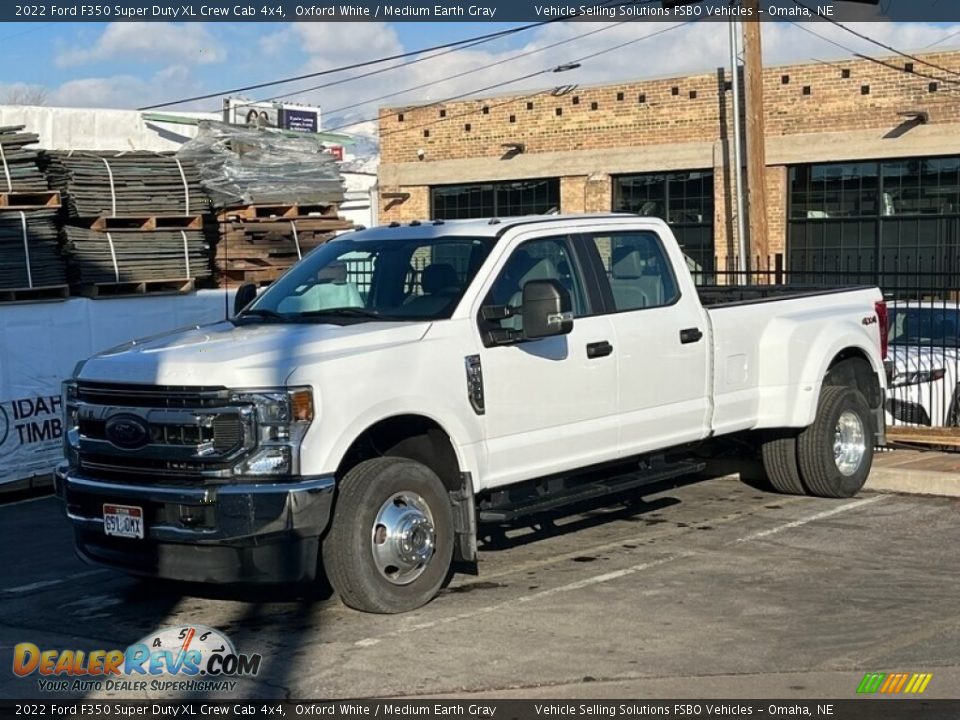 2022 Ford F350 Super Duty XL Crew Cab 4x4 Oxford White / Medium Earth Gray Photo #1