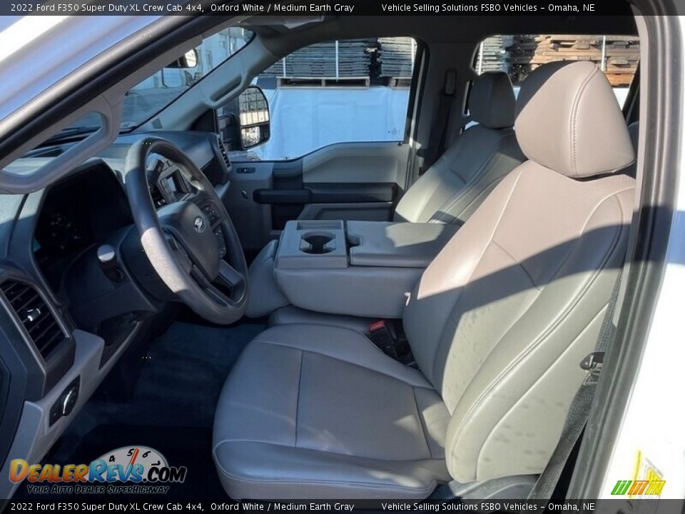 2022 Ford F350 Super Duty XL Crew Cab 4x4 Oxford White / Medium Earth Gray Photo #7