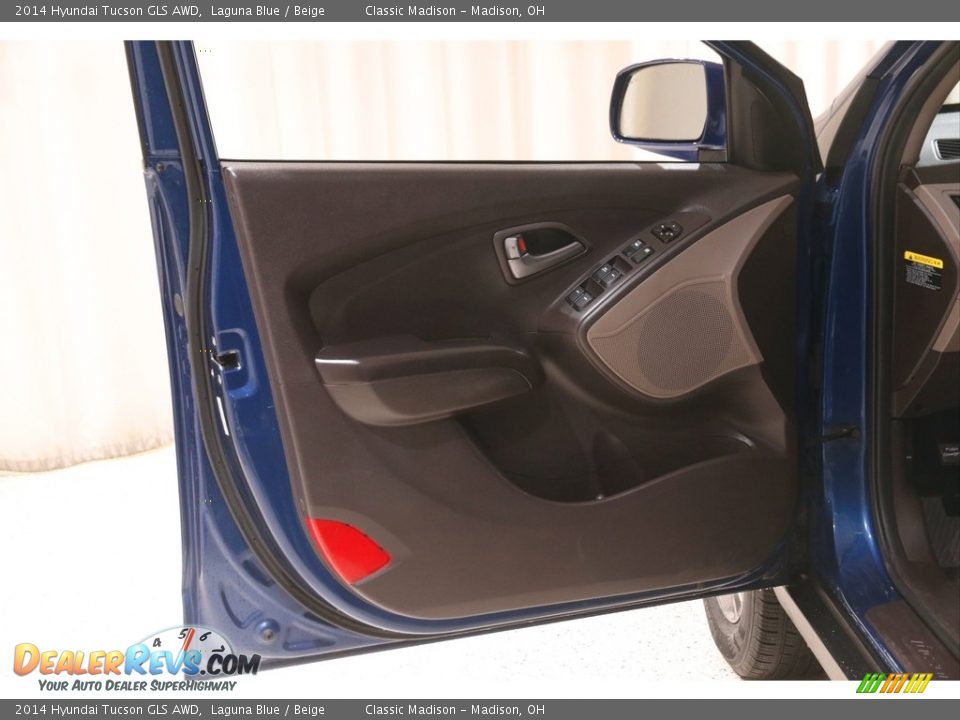 Door Panel of 2014 Hyundai Tucson GLS AWD Photo #4