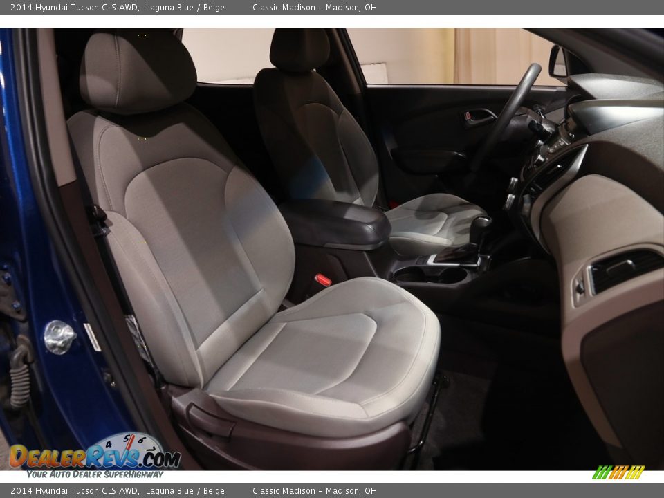 Front Seat of 2014 Hyundai Tucson GLS AWD Photo #14