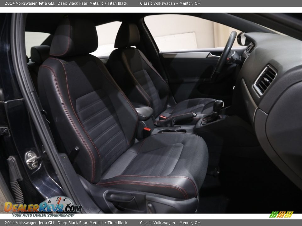 Front Seat of 2014 Volkswagen Jetta GLI Photo #13