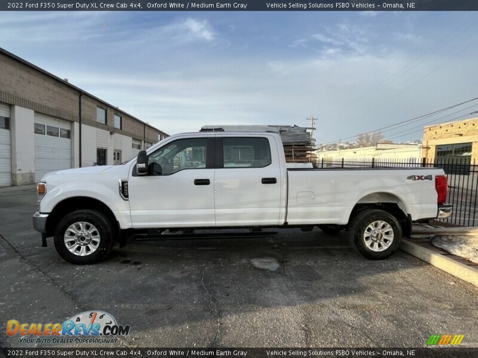 2022 Ford F350 Super Duty XL Crew Cab 4x4 Oxford White / Medium Earth Gray Photo #1