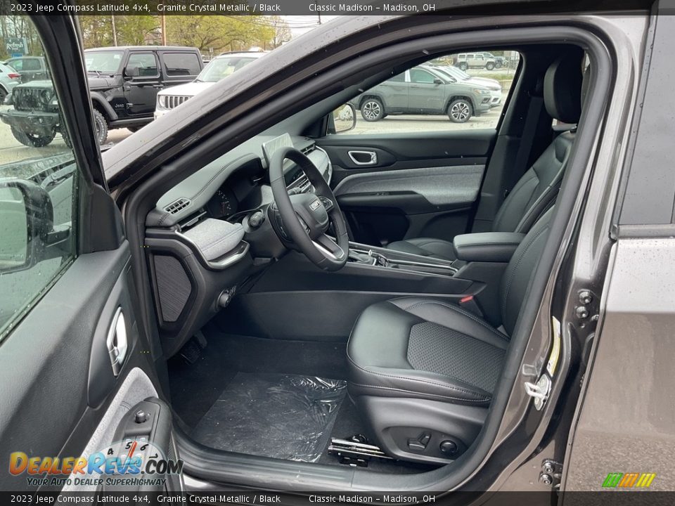 2023 Jeep Compass Latitude 4x4 Granite Crystal Metallic / Black Photo #2