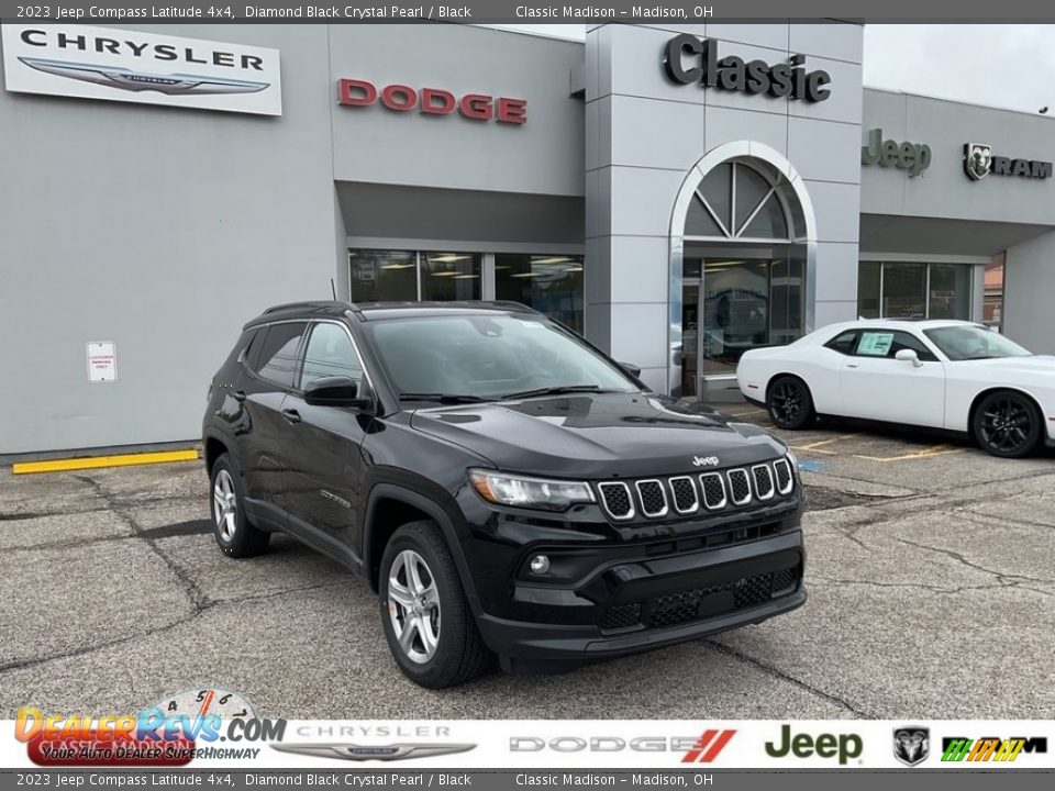 2023 Jeep Compass Latitude 4x4 Diamond Black Crystal Pearl / Black Photo #1