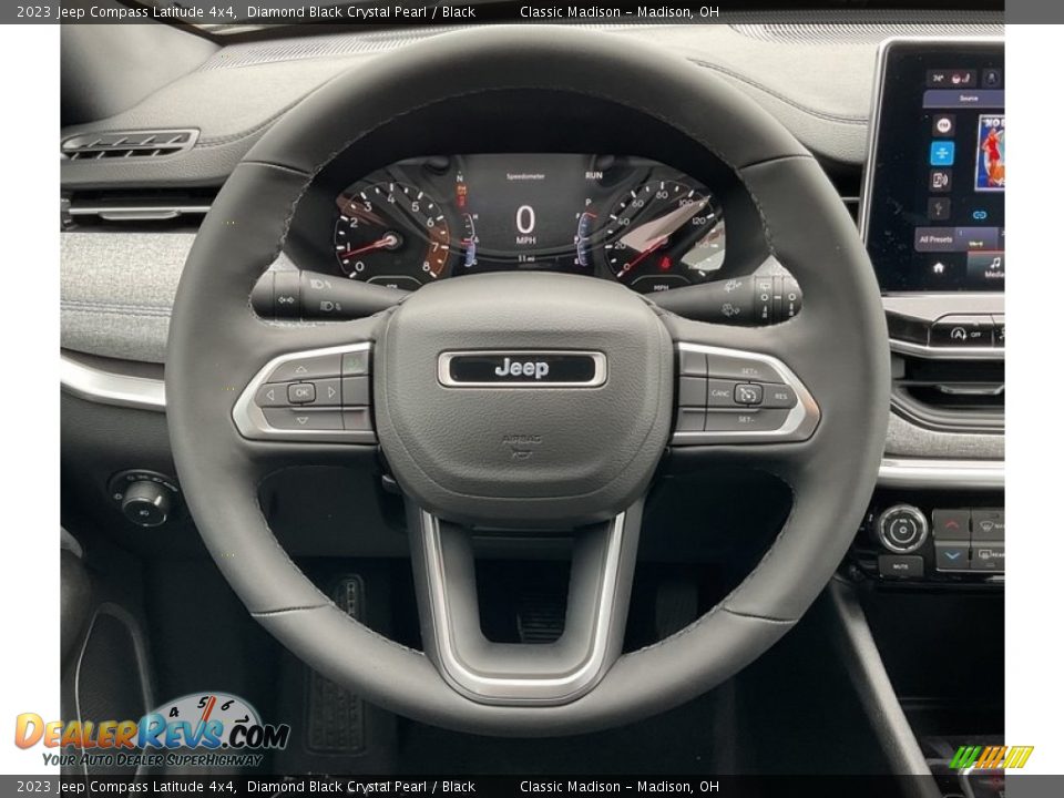 2023 Jeep Compass Latitude 4x4 Diamond Black Crystal Pearl / Black Photo #5