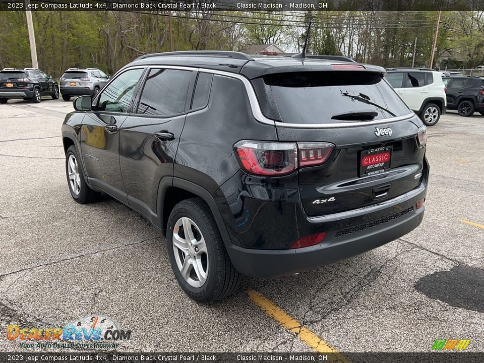 2023 Jeep Compass Latitude 4x4 Diamond Black Crystal Pearl / Black Photo #8