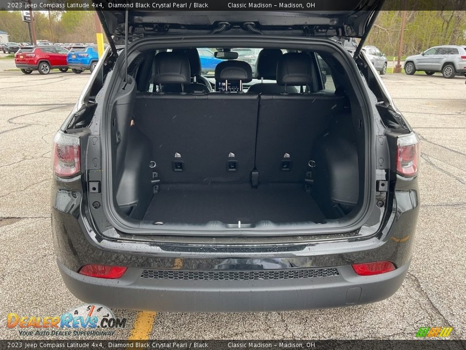 2023 Jeep Compass Latitude 4x4 Diamond Black Crystal Pearl / Black Photo #13