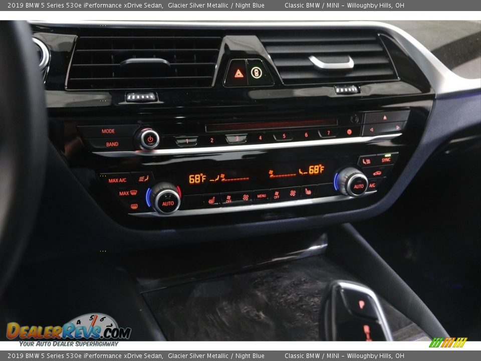 Controls of 2019 BMW 5 Series 530e iPerformance xDrive Sedan Photo #19