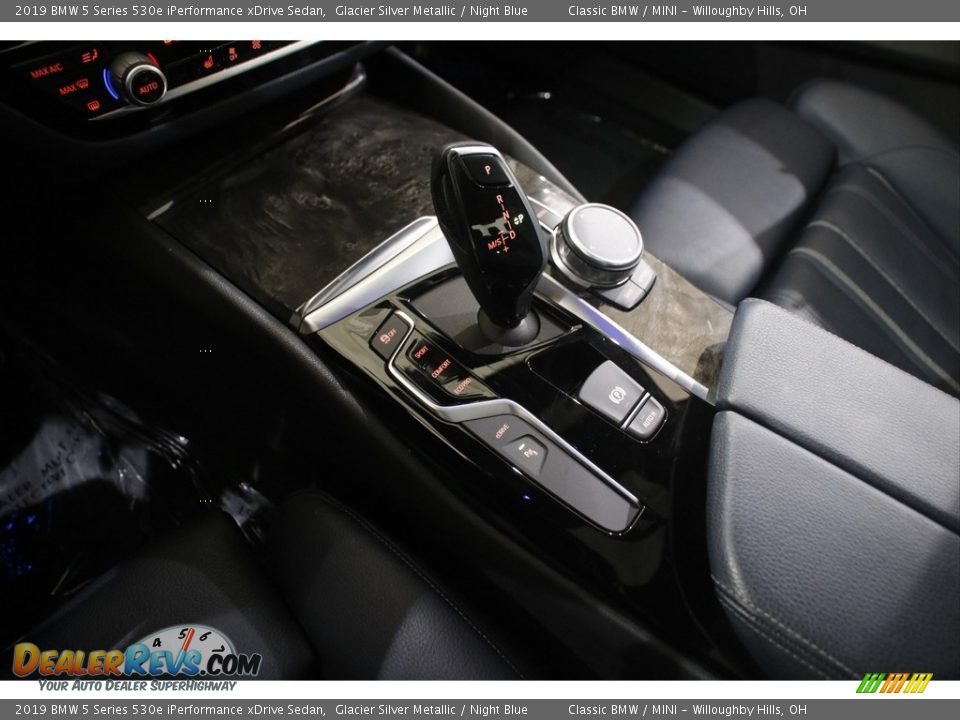 2019 BMW 5 Series 530e iPerformance xDrive Sedan Shifter Photo #20