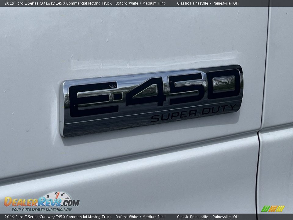 2019 Ford E Series Cutaway E450 Commercial Moving Truck Oxford White / Medium Flint Photo #25