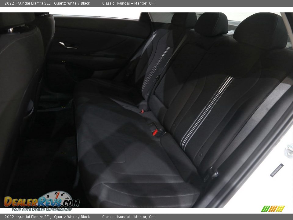 2022 Hyundai Elantra SEL Quartz White / Black Photo #16