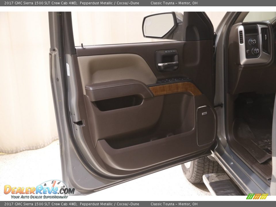 Door Panel of 2017 GMC Sierra 1500 SLT Crew Cab 4WD Photo #4