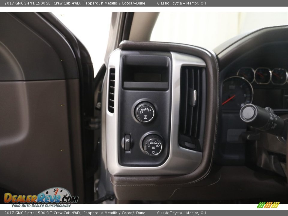 Controls of 2017 GMC Sierra 1500 SLT Crew Cab 4WD Photo #6