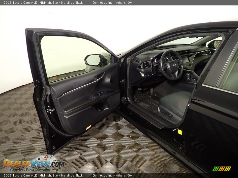 2018 Toyota Camry LE Midnight Black Metallic / Black Photo #16
