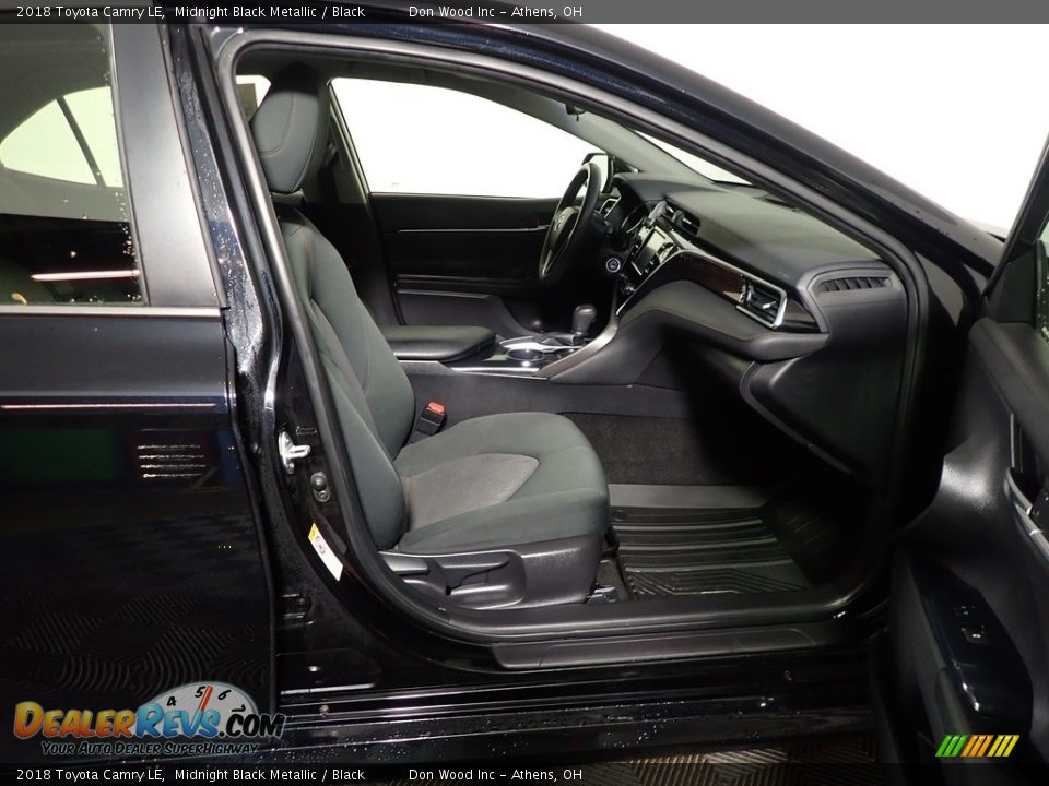 2018 Toyota Camry LE Midnight Black Metallic / Black Photo #35