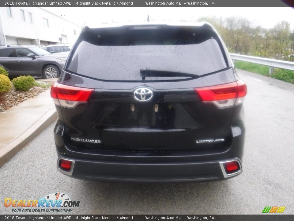 2018 Toyota Highlander Limited AWD Midnight Black Metallic / Almond Photo #16