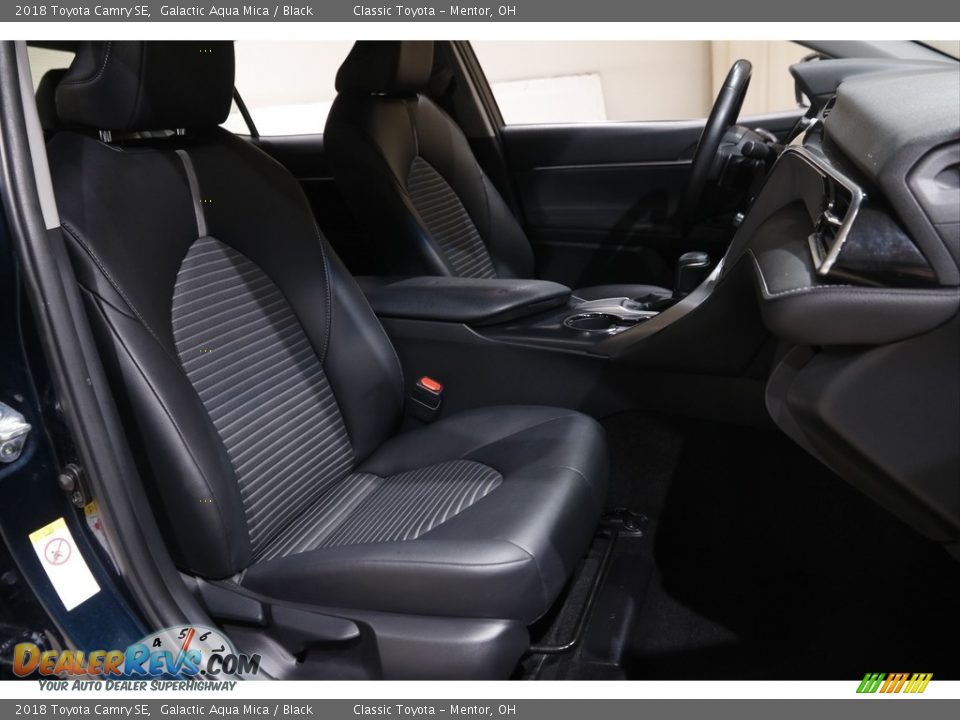 2018 Toyota Camry SE Galactic Aqua Mica / Black Photo #13