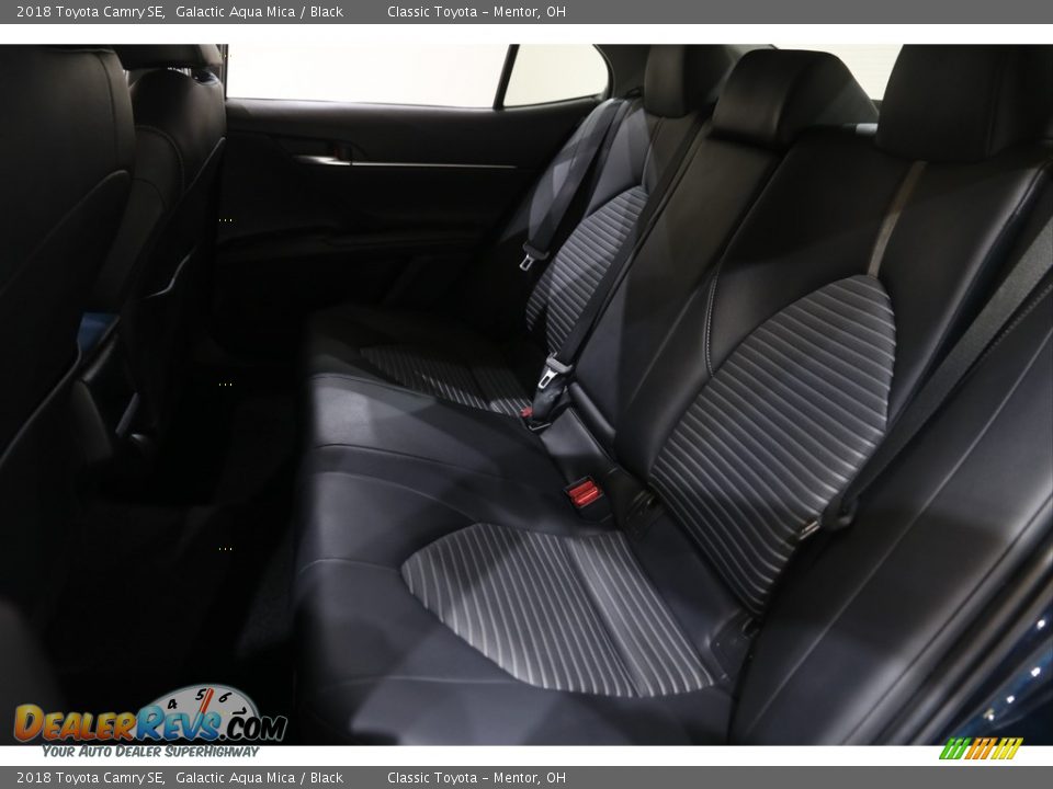 2018 Toyota Camry SE Galactic Aqua Mica / Black Photo #15