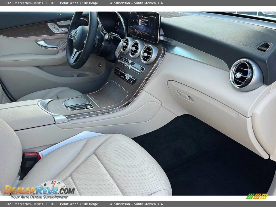 Dashboard of 2022 Mercedes-Benz GLC 300 Photo #17