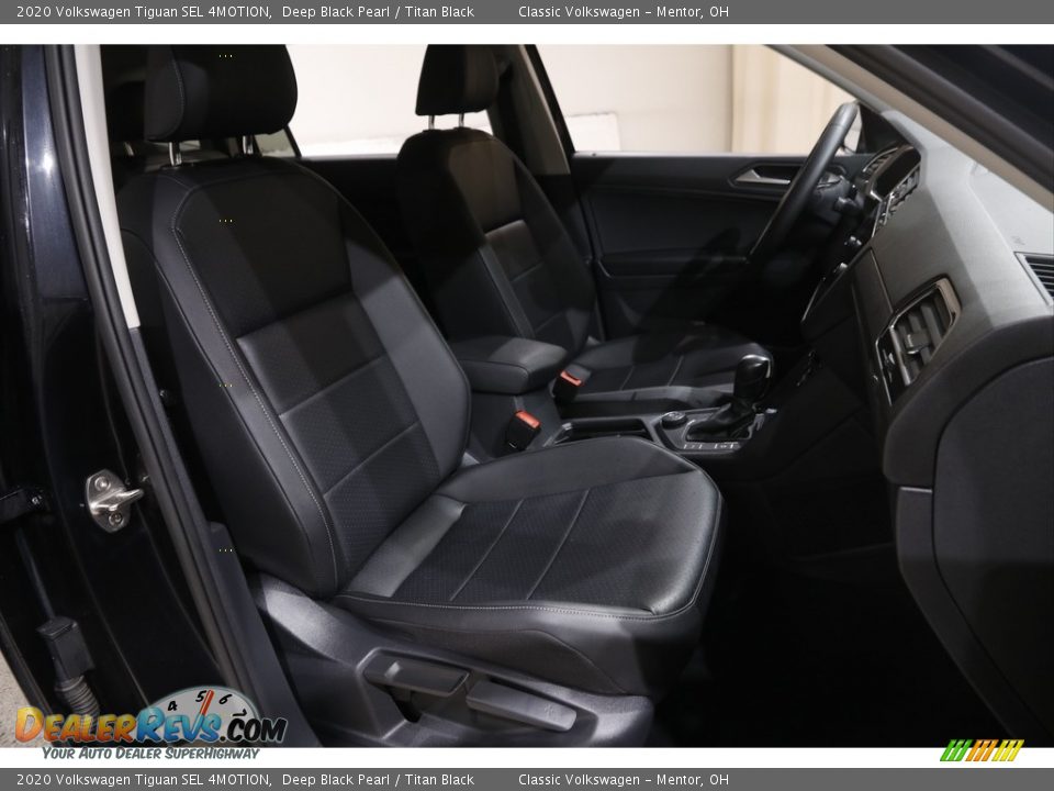 2020 Volkswagen Tiguan SEL 4MOTION Deep Black Pearl / Titan Black Photo #16