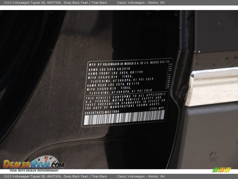 2020 Volkswagen Tiguan SEL 4MOTION Deep Black Pearl / Titan Black Photo #22