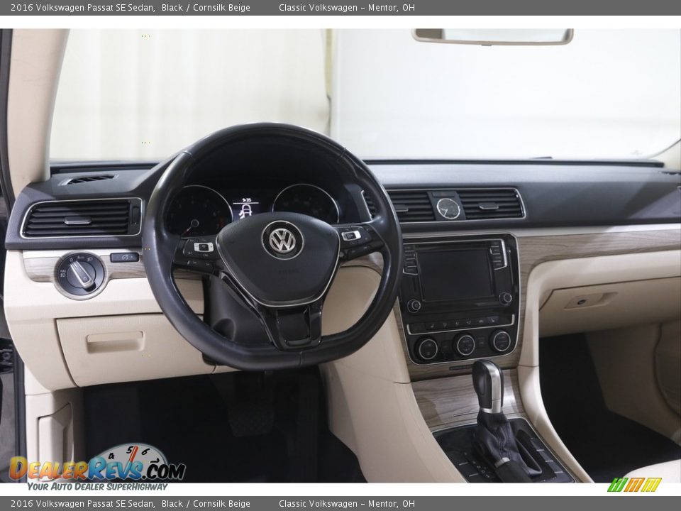 Dashboard of 2016 Volkswagen Passat SE Sedan Photo #6